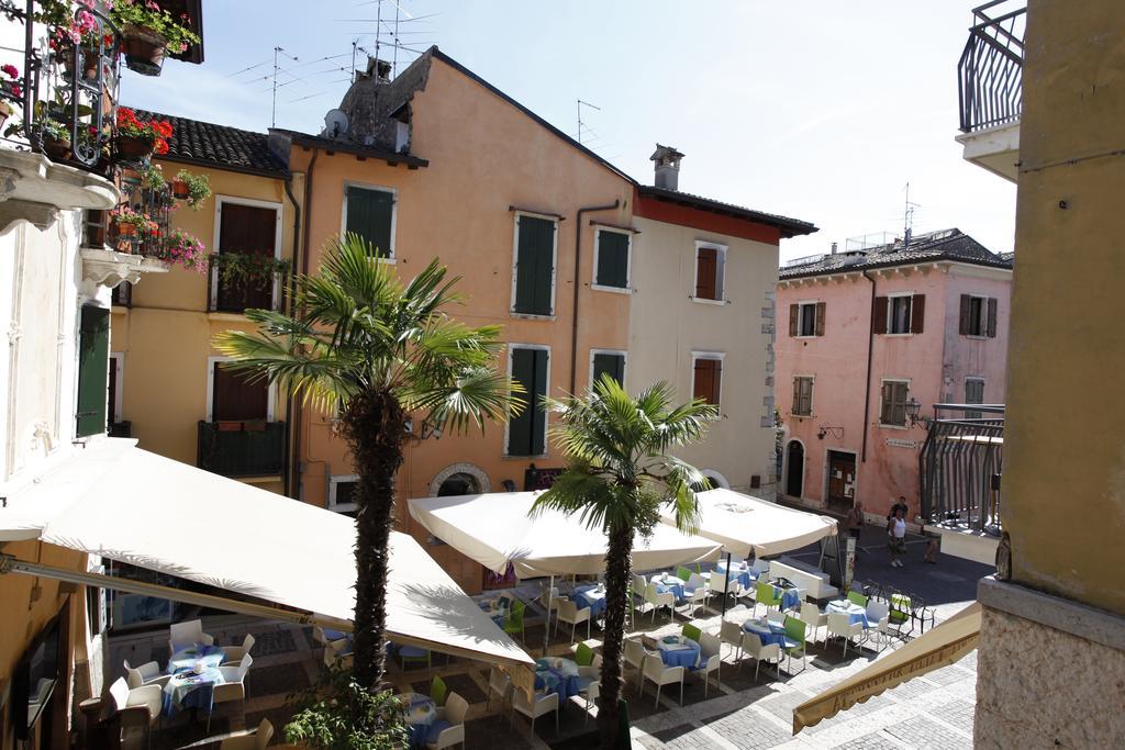 Appartamenti Piazza Umberto I Torri Del Benaco Cameră foto